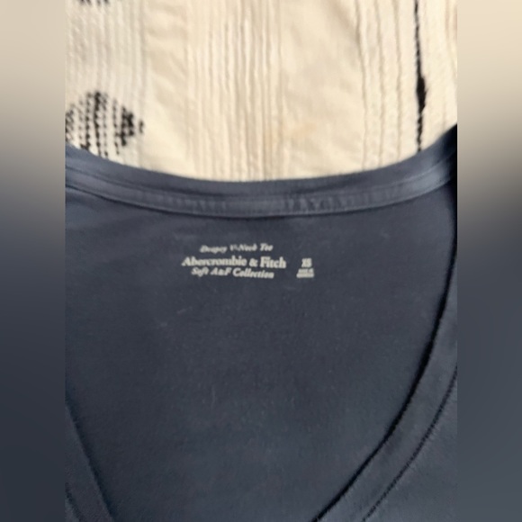 Abercrombie and fitch tshirt - Picture 2 of 2